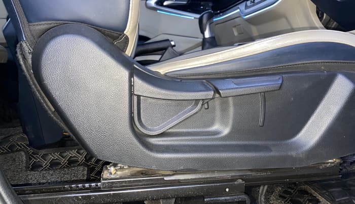 2022 KIA CARENS LUXURY PLUS 1.4 PETROL 7 STR, Petrol, Manual, 42,324 km, Driver Side Adjustment Panel