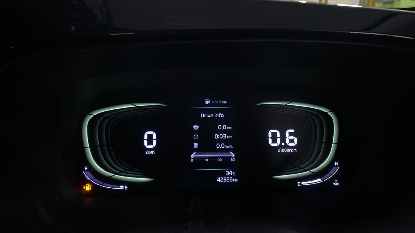 2022 KIA CARENS LUXURY PLUS 1.4 PETROL 7 STR, Petrol, Manual, 42,324 km, Odometer Image