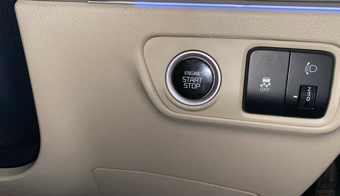 2022 KIA CARENS LUXURY PLUS 1.4 PETROL 7 STR, Petrol, Manual, 42,324 km, Keyless Start/ Stop Button