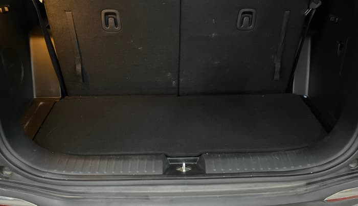 2022 KIA CARENS LUXURY PLUS 1.4 PETROL 7 STR, Petrol, Manual, 42,324 km, Boot Inside