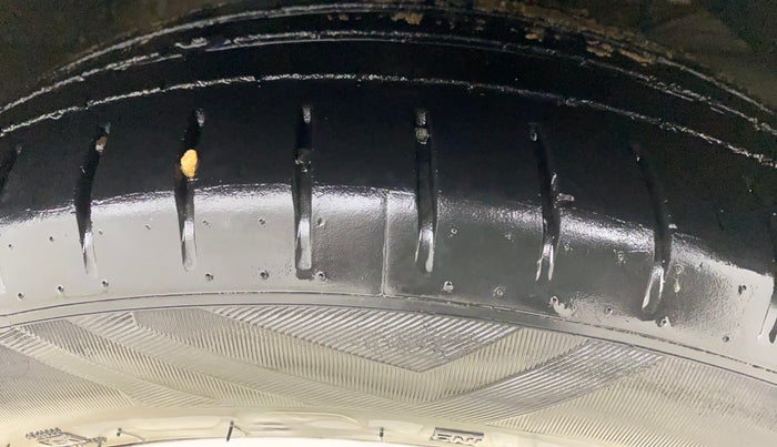 2018 Maruti Baleno ALPHA PETROL 1.2, Petrol, Manual, 86,904 km, Right Front Tyre Tread