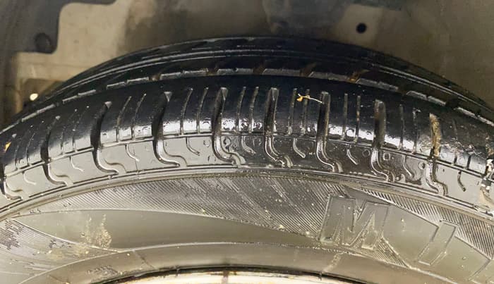 2018 Hyundai Eon ERA +, Petrol, Manual, 49,890 km, Left Front Tyre Tread