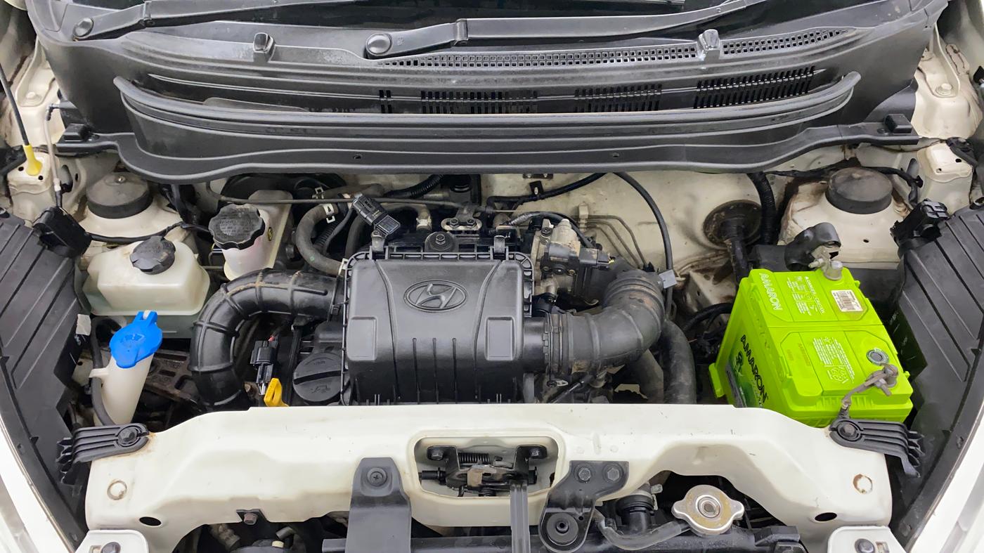 2018 Hyundai Eon ERA +, Petrol, Manual, 49,890 km, Engine View