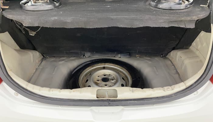 2018 Hyundai Eon ERA +, Petrol, Manual, 49,890 km, Boot Inside