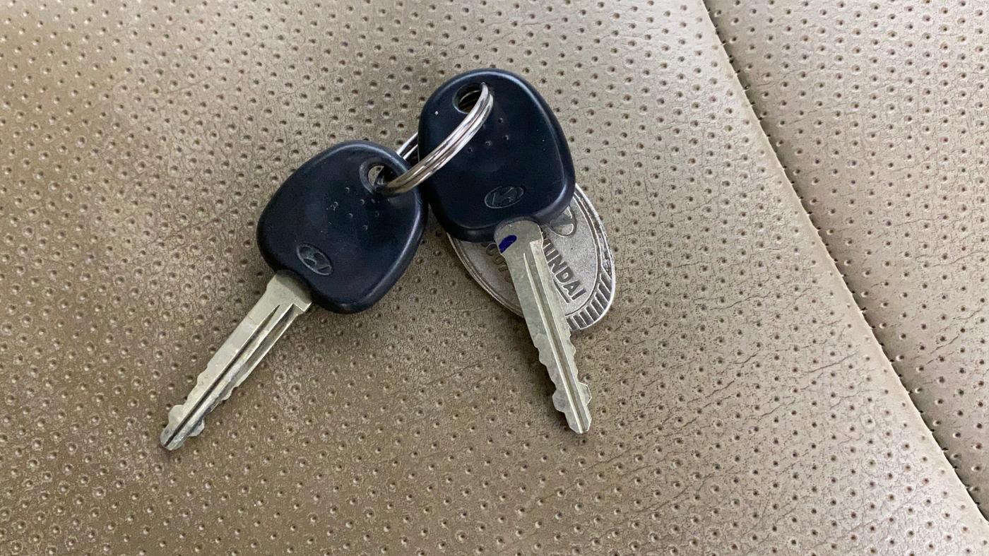 2018 Hyundai Eon ERA +, Petrol, Manual, 49,890 km, Key Close Up
