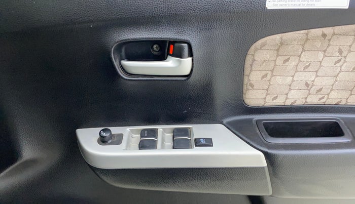 2017 Maruti Wagon R 1.0 VXI (O) AMT, Petrol, Automatic, 21,258 km, Driver Side Door Panels Control