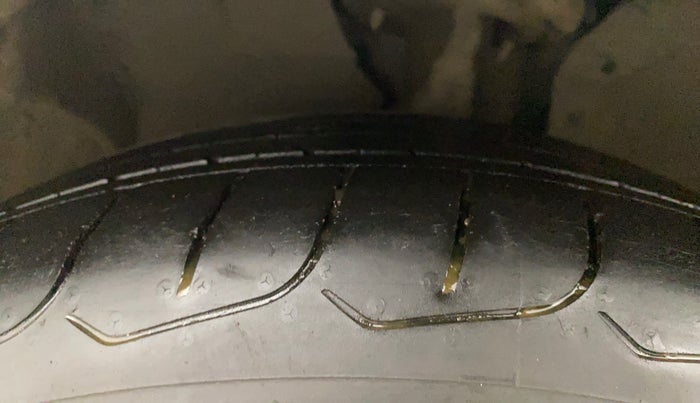 2019 Ford Ecosport TITANIUM + 1.5L PETROL, Petrol, Manual, 97,210 km, Left Front Tyre Tread