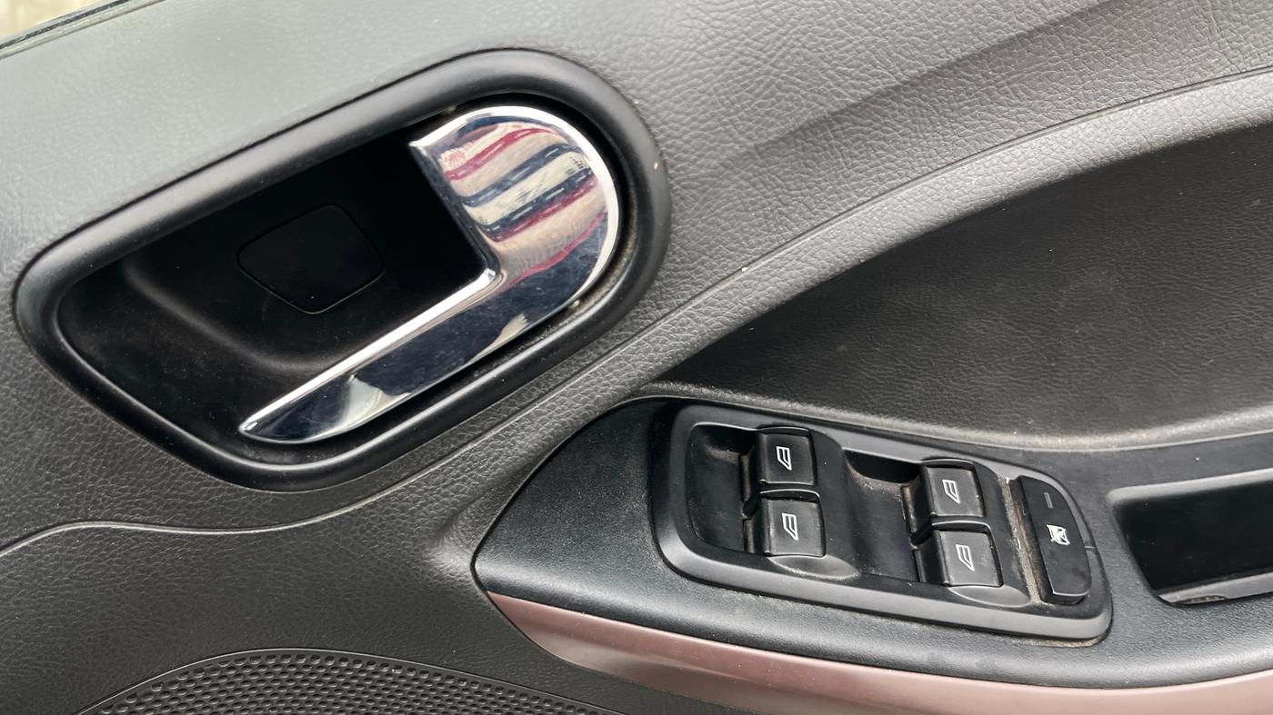 2019 Ford FREESTYLE TITANIUM PLUS 1.2 PETROL, Petrol, Manual, 70,647 km, Driver Side Door Panels Control