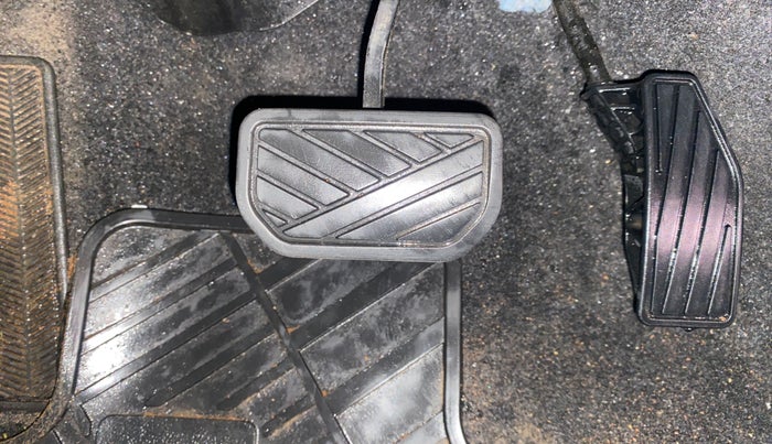 2022 Toyota Glanza V AMT, Petrol, Automatic, 42,590 km, Pedals