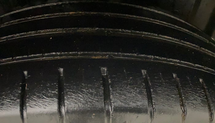 2022 Toyota Glanza V AMT, Petrol, Automatic, 42,590 km, Left Rear Tyre Tread