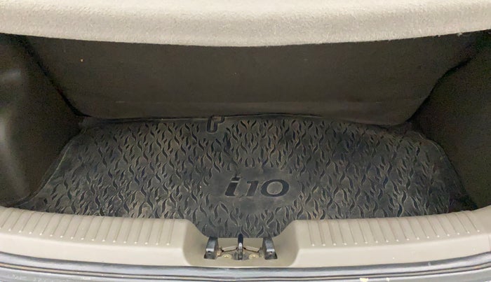 2011 Hyundai i10 MAGNA 1.2 KAPPA2, Petrol, Manual, 15,493 km, Boot Inside