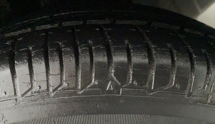 2011 Hyundai i10 MAGNA 1.2 KAPPA2, Petrol, Manual, 15,493 km, Left Rear Tyre Tread