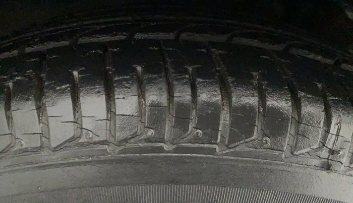 2011 Hyundai i10 MAGNA 1.2 KAPPA2, Petrol, Manual, 15,493 km, Right Rear Tyre Tread