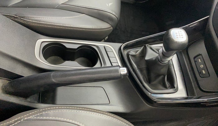 2019 MG HECTOR SMART 2.0 DIESEL, Diesel, Manual, 76,220 km, Gear Lever