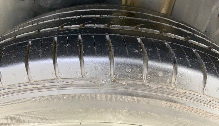 2019 MG HECTOR SMART 2.0 DIESEL, Diesel, Manual, 76,220 km, Left Rear Tyre Tread