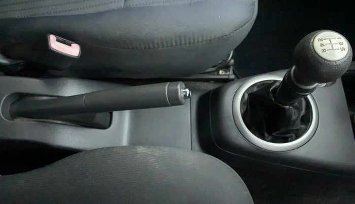 2010 Maruti Swift ZXI D, Petrol, Manual, 39,774 km, Gear Lever