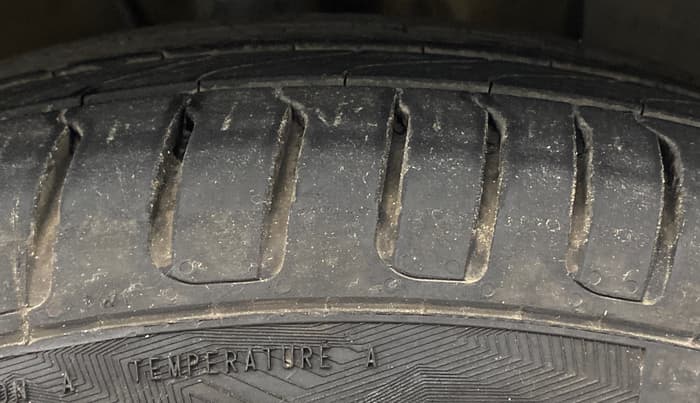 2022 Hyundai VENUE SX (O) 1.5 CRDI, Diesel, Manual, 76,230 km, Right Front Tyre Tread