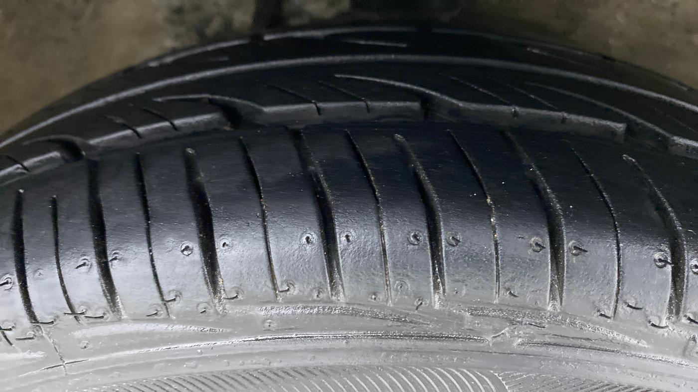 2018 Maruti Alto 800 LXI, Petrol, Manual, 70,180 km, Right Front Tyre Tread