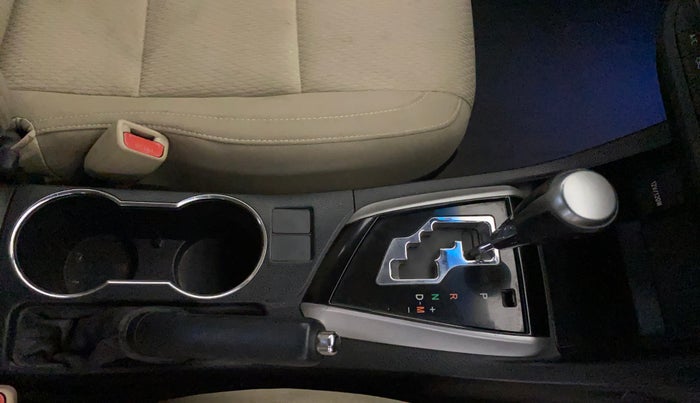 2015 Toyota Corolla Altis G CVT PETROL, Petrol, Automatic, 1,19,580 km, Gear Lever