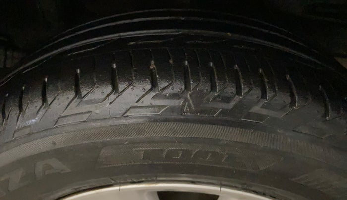 2015 Toyota Corolla Altis G CVT PETROL, Petrol, Automatic, 1,19,580 km, Left Rear Tyre Tread