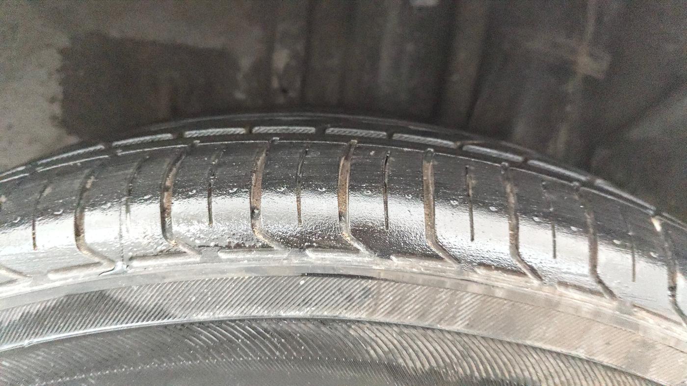 2019 Hyundai Elite i20 ASTA (O) CVT, Petrol, Automatic, 39,471 km, Left Rear Tyre Tread