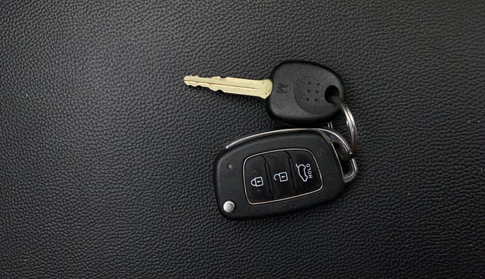 2019 Hyundai VENUE SX 1.0 TURBO, Petrol, Manual, 68,304 km, Key Close Up