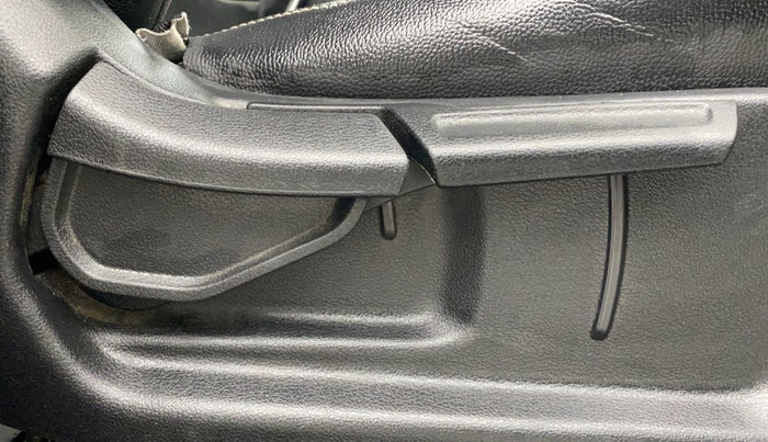 2019 Hyundai VENUE SX 1.0 TURBO, Petrol, Manual, 68,304 km, Driver Side Adjustment Panel