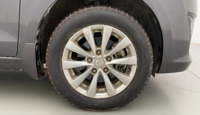 2013 Maruti Ertiga ZXI, Petrol, Manual, 33,001 km, Right Front Wheel
