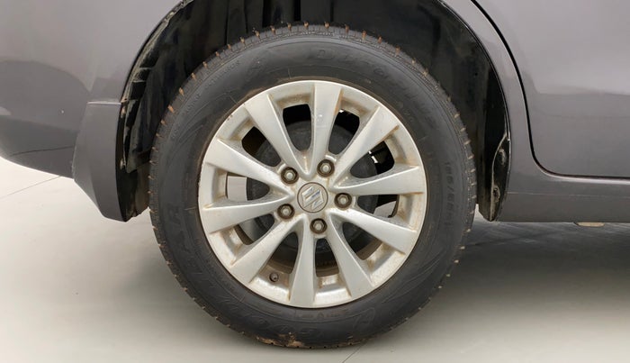 2013 Maruti Ertiga ZXI, Petrol, Manual, 33,001 km, Right Rear Wheel