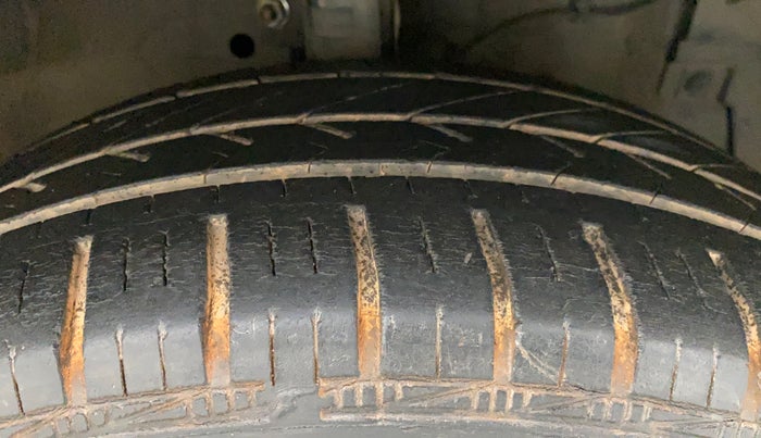 2013 Maruti Ertiga ZXI, Petrol, Manual, 33,001 km, Right Front Tyre Tread