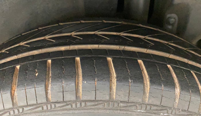 2013 Maruti Ertiga ZXI, Petrol, Manual, 33,001 km, Left Rear Tyre Tread