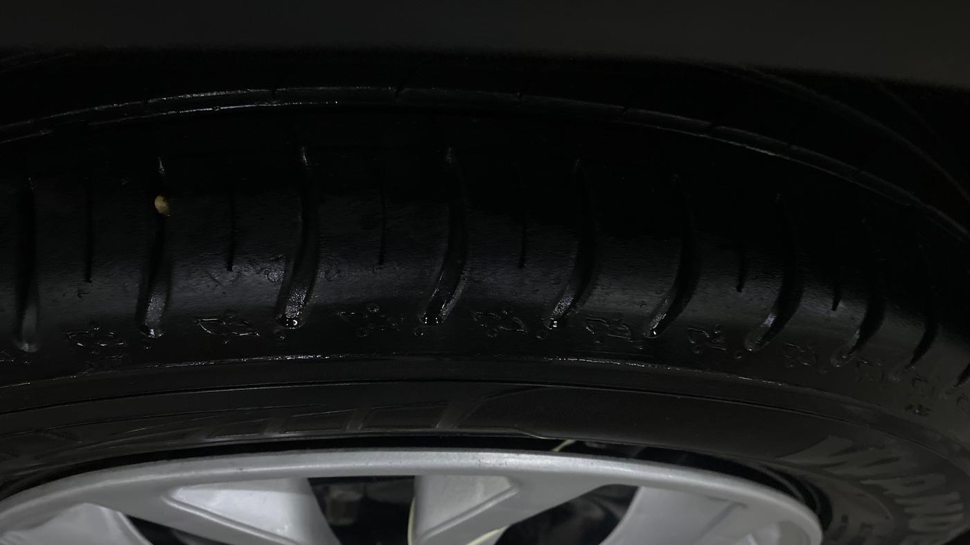 2024 Volkswagen TAIGUN COMFORTLINE 1.0 TSI MT, Petrol, Manual, 33,732 km, Left Rear Tyre Tread