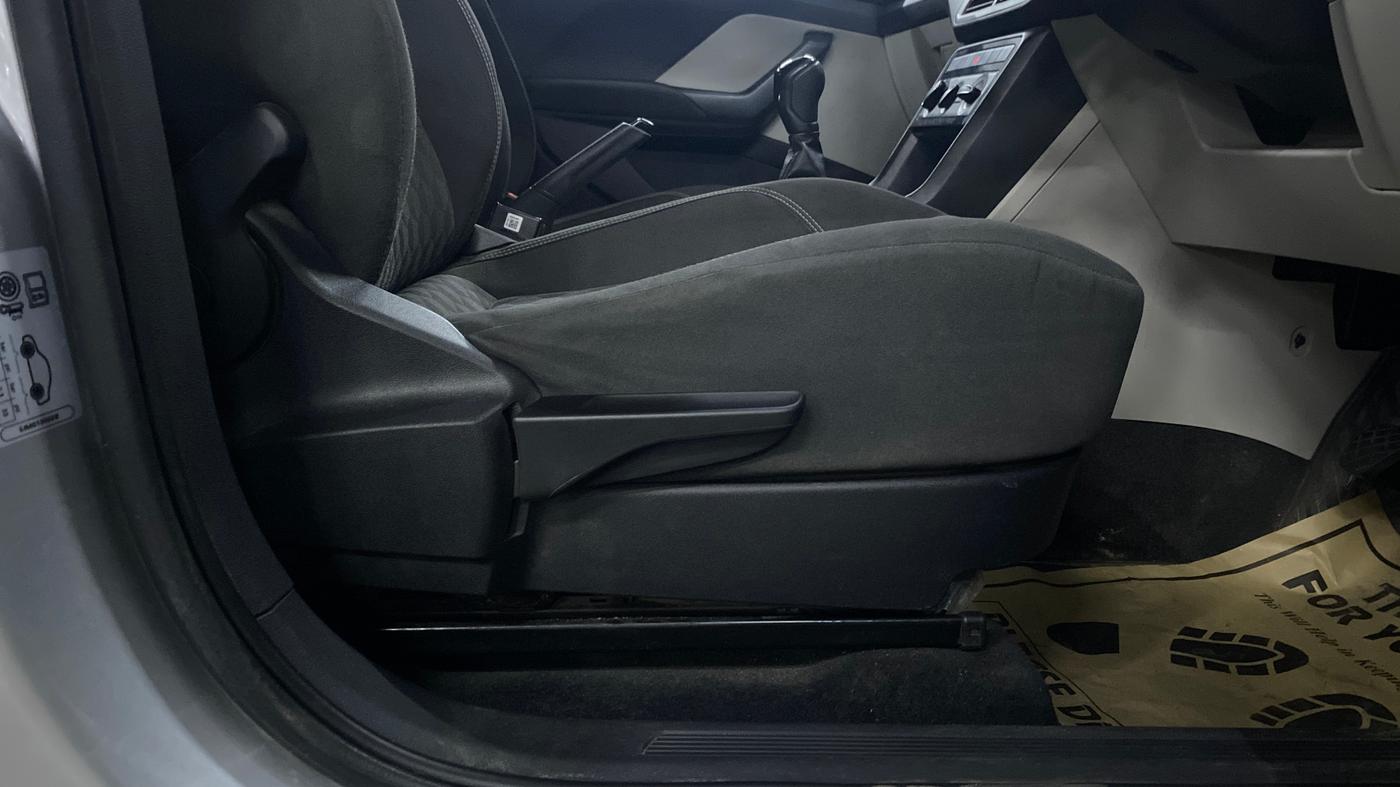 2024 Volkswagen TAIGUN COMFORTLINE 1.0 TSI MT, Petrol, Manual, 33,732 km, Driver Side Adjustment Panel