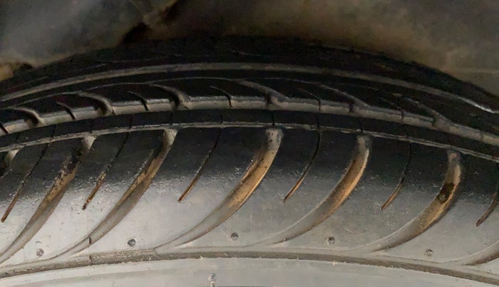 2013 Hyundai i10 MAGNA 1.2, Petrol, Manual, 35,056 km, Left Rear Tyre Tread