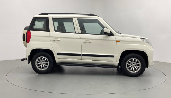 2016 Mahindra TUV300 T8, Diesel, Manual, 82,672 km, Right Side View