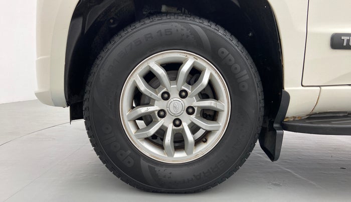 2016 Mahindra TUV300 T8, Diesel, Manual, 82,672 km, Left Front Wheel