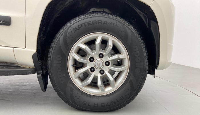 2016 Mahindra TUV300 T8, Diesel, Manual, 82,672 km, Right Front Wheel
