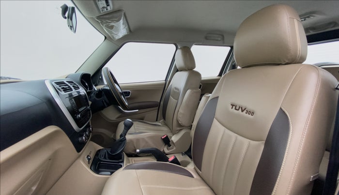 2016 Mahindra TUV300 T8, Diesel, Manual, 82,672 km, Right Side Front Door Cabin