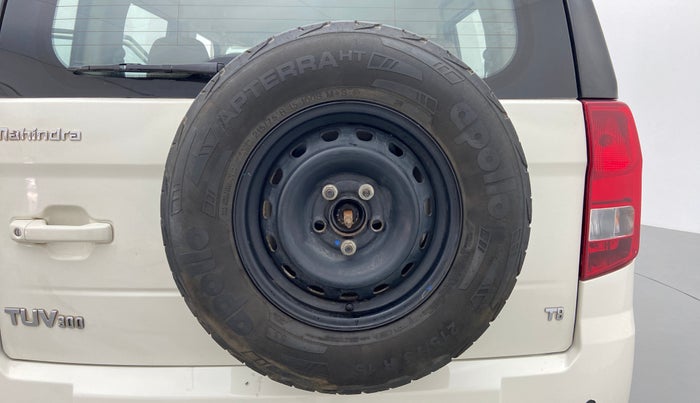 2016 Mahindra TUV300 T8, Diesel, Manual, 82,672 km, Spare Tyre