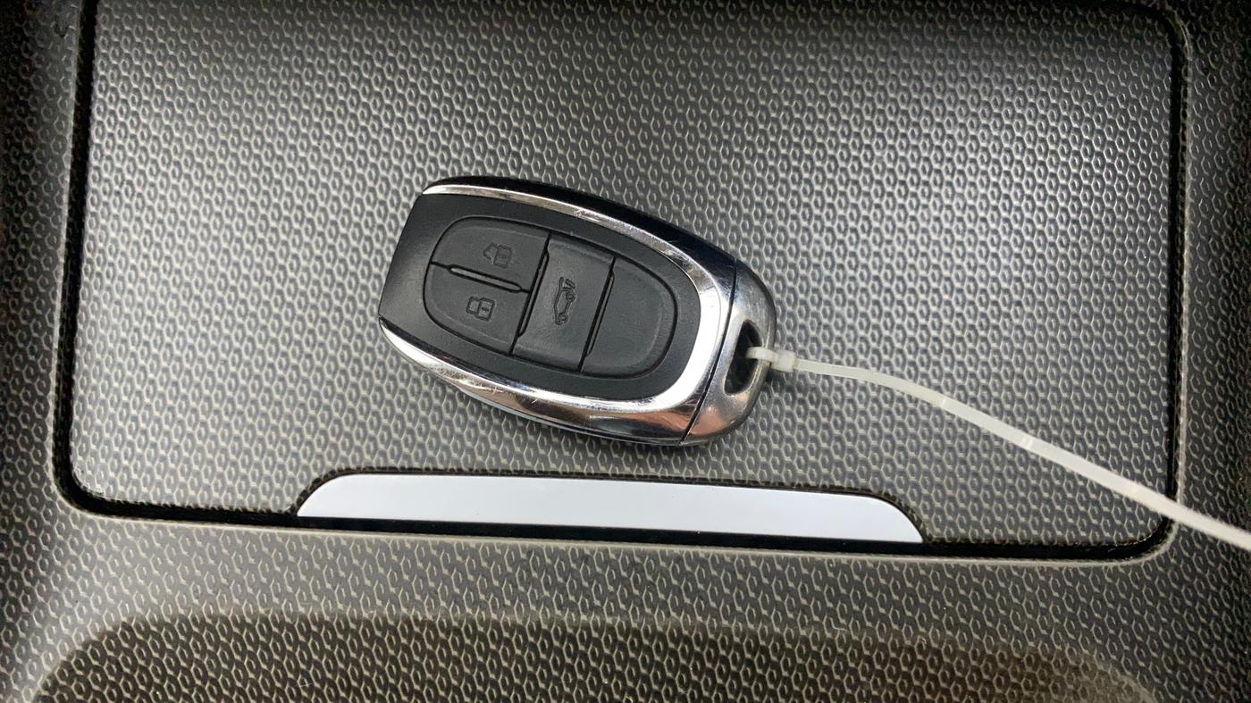 2021 MG GLOSTER SAVVY 6 STR 2.0 TWIN TURBO 4WD, Diesel, Automatic, 1,27,024 km, Key Close Up
