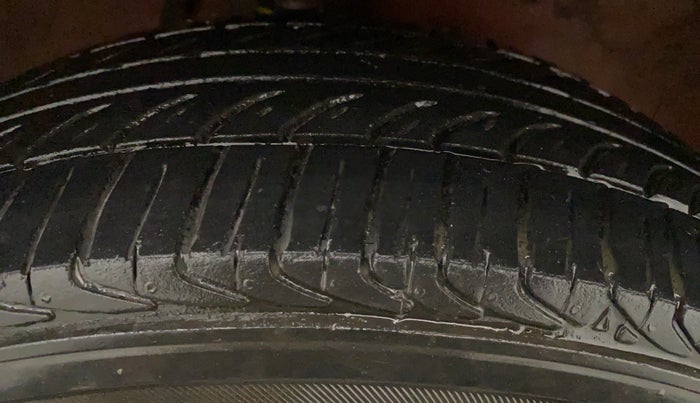 2014 Maruti Alto 800 LXI CNG, CNG, Manual, 49,063 km, Left Rear Tyre Tread