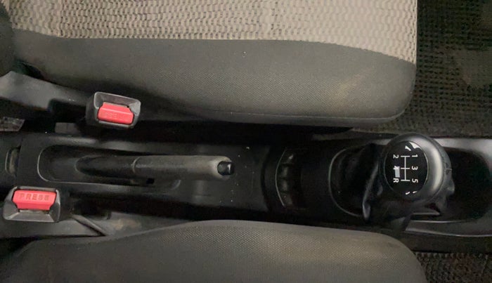 2013 Maruti Wagon R 1.0 LXI, Petrol, Manual, 39,024 km, Gear Lever