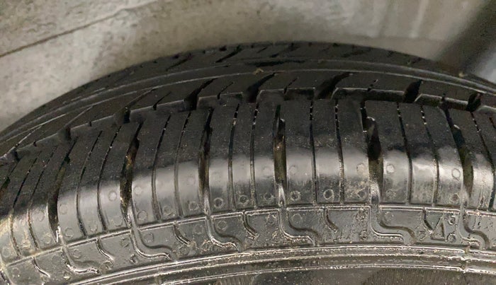 2013 Maruti Wagon R 1.0 LXI, Petrol, Manual, 39,024 km, Left Rear Tyre Tread