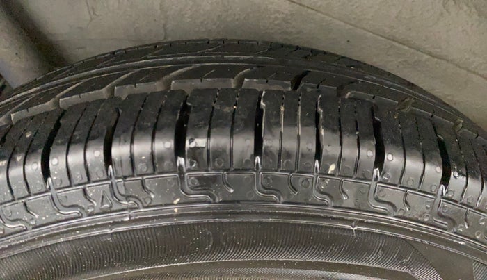 2013 Maruti Wagon R 1.0 LXI, Petrol, Manual, 39,024 km, Right Rear Tyre Tread