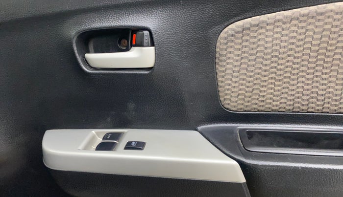 2013 Maruti Wagon R 1.0 LXI, Petrol, Manual, 50,917 km, Driver Side Door Panels Control