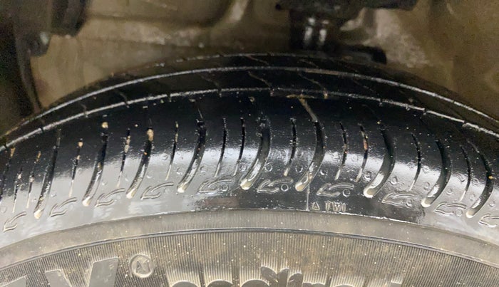 2017 Maruti Celerio ZXI, Petrol, Manual, 85,953 km, Left Front Tyre Tread