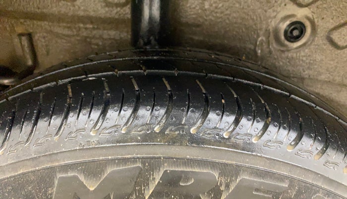 2017 Maruti Celerio ZXI, Petrol, Manual, 85,953 km, Right Rear Tyre Tread