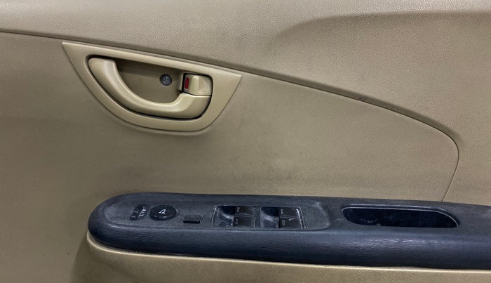 2015 Honda Amaze 1.2L I-VTEC S, Petrol, Manual, 1,09,846 km, Driver Side Door Panels Control