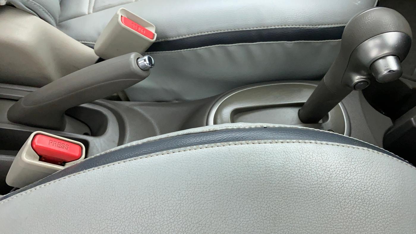 2014 Nissan Micra XV CVT, Petrol, Automatic, 27,647 km, Gear Lever