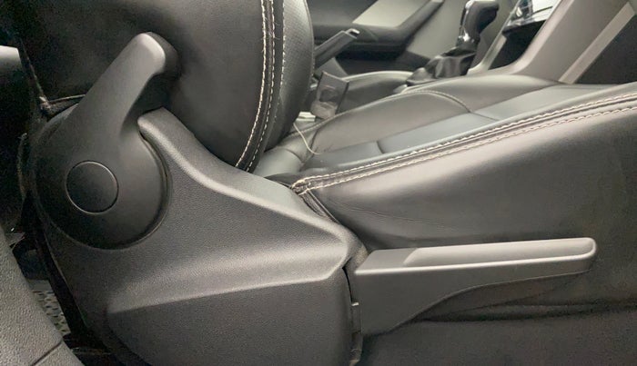 2023 Skoda KUSHAQ AMBITION 1.5 TSI DSG, Petrol, Automatic, 32,725 km, Driver Side Adjustment Panel